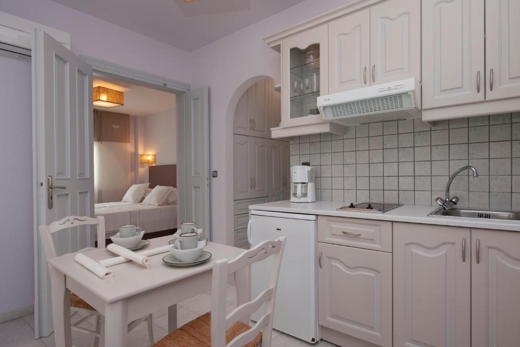 One-Bedroom Apartment,63426835:JPEG